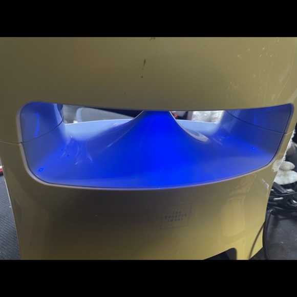 Sharper image SR297 speaker 2.4 ghz
Comes with power supply unit - Picture 3 of 13